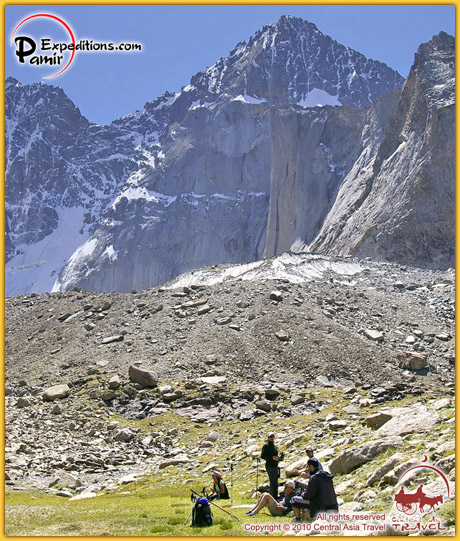 Parus Peak (4883m)